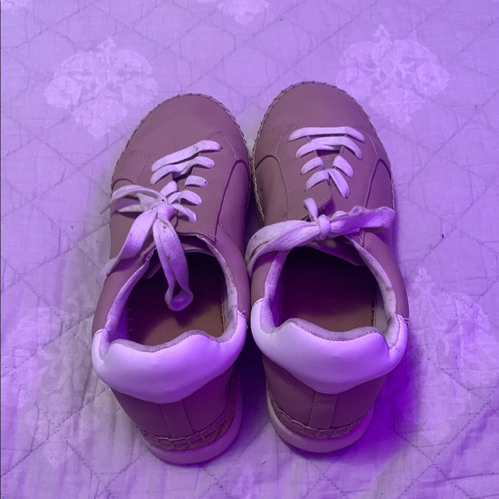 Universal Thread Pink and White Sneakers Casual Low-Top